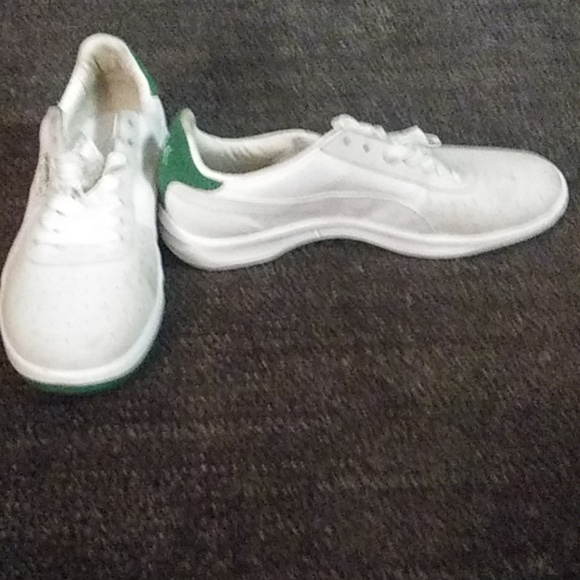 Puma - Picture 5 of 6